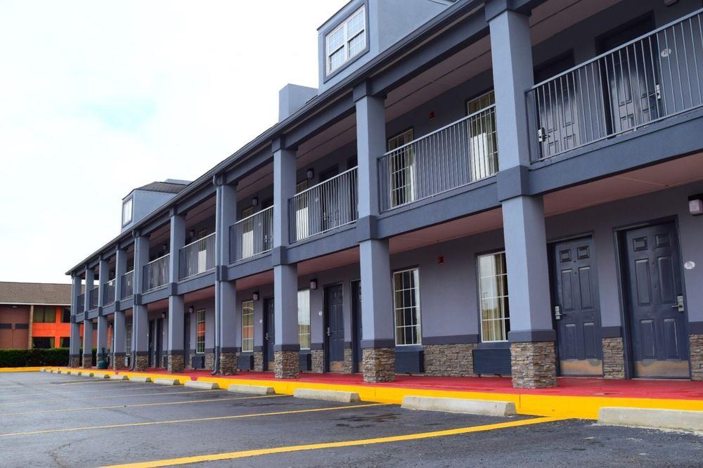 เบย์มอนต์ บาย วินด์แฮม วอร์เนอร์ โรบินส์ Motel ภายนอก รูปภาพ
