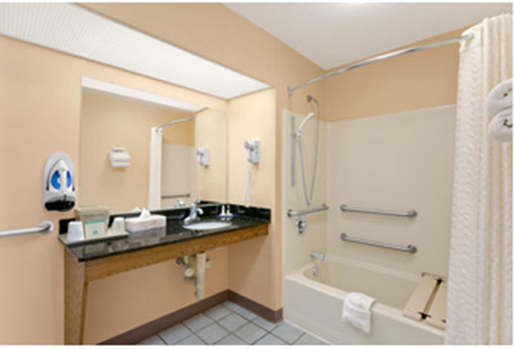 เบย์มอนต์ บาย วินด์แฮม วอร์เนอร์ โรบินส์ Motel ภายนอก รูปภาพ