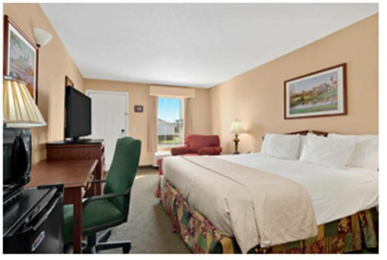 เบย์มอนต์ บาย วินด์แฮม วอร์เนอร์ โรบินส์ Motel ภายนอก รูปภาพ