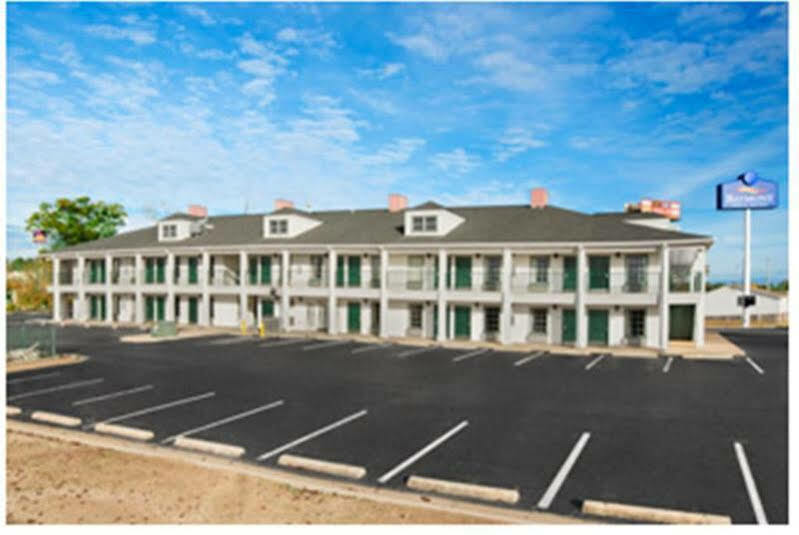 เบย์มอนต์ บาย วินด์แฮม วอร์เนอร์ โรบินส์ Motel ภายนอก รูปภาพ